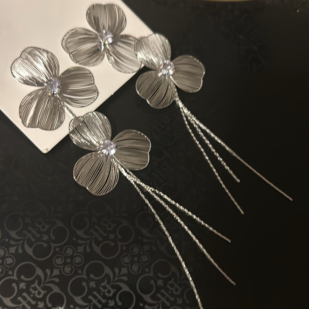 Cascading Silver Tassel & Crystal Rhinestone Dangle Statement Pierced Earrings‎ - Picture 7 of 11